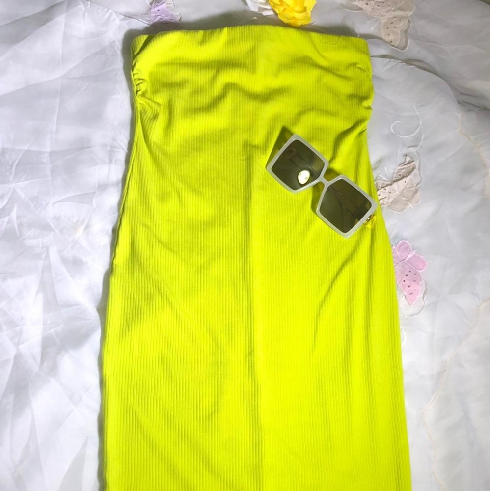 Tube dress/sunglasses